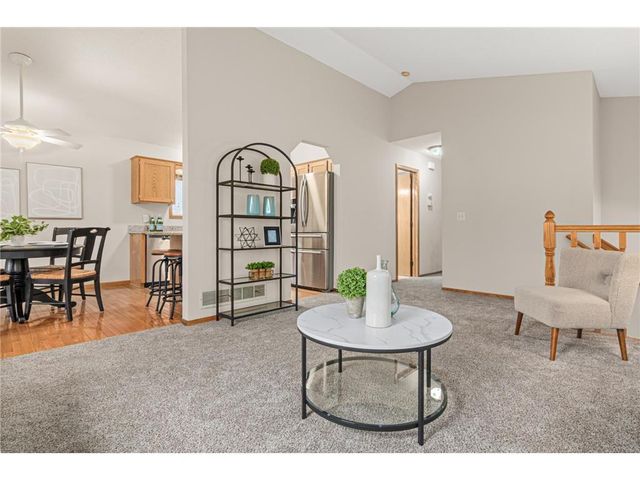 8001 Jeffery Avenue S, Cottage Grove, MN 55016