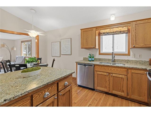 8001 Jeffery Avenue S, Cottage Grove, MN 55016