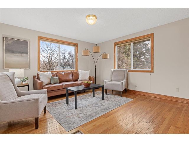 8001 Jeffery Avenue S, Cottage Grove, MN 55016
