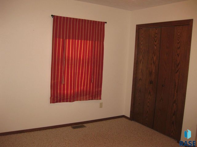 525 Valley View Ave Avenue, Baltic, SD 57003