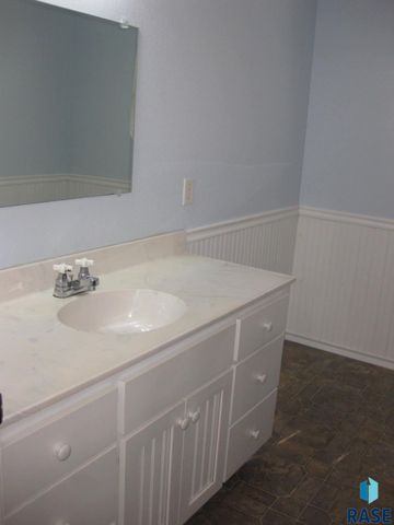 525 Valley View Ave Avenue, Baltic, SD 57003