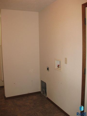 525 Valley View Ave Avenue, Baltic, SD 57003