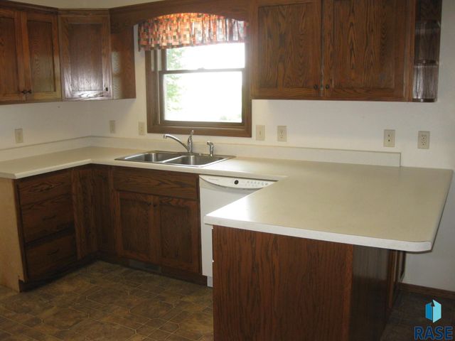 525 Valley View Ave Avenue, Baltic, SD 57003