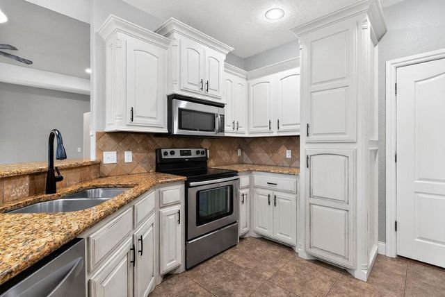 1209 Pebble Trail, Elgin, OK 73538