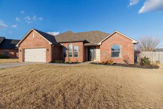 1209 Pebble Trail, Elgin, OK 73538