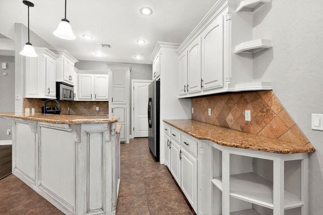 1209 Pebble Trail, Elgin, OK 73538