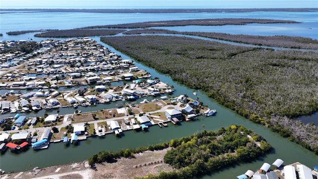 3900 ROYAL PALM DRIVE, St James City, FL 33956