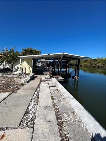 3900 ROYAL PALM DRIVE, St James City, FL 33956