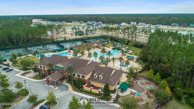 821 W CUMBERLAND Court, St. Johns, FL 32259