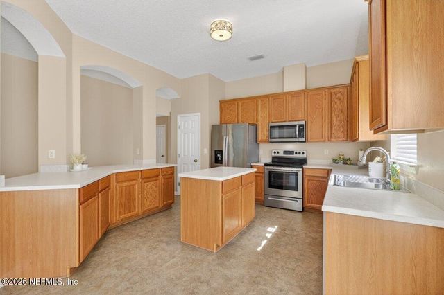 821 W CUMBERLAND Court, St. Johns, FL 32259