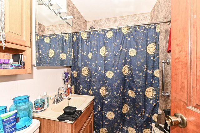 8604 20th AVENUE, Kenosha, WI 53143