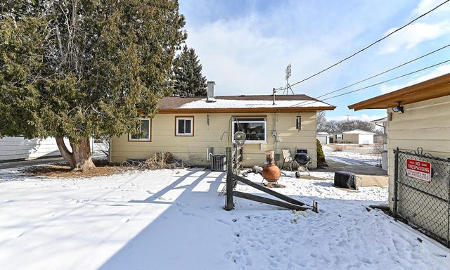 8604 20th AVENUE, Kenosha, WI 53143