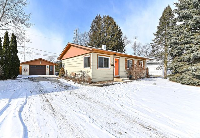 8604 20th AVENUE, Kenosha, WI 53143