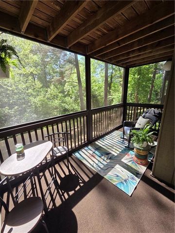 903 River Run Drive, Atlanta, GA 30350