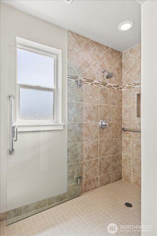 5028 70th Place SW, Mukilteo, WA 98275