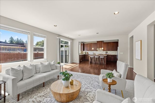 5028 70th Place SW, Mukilteo, WA 98275