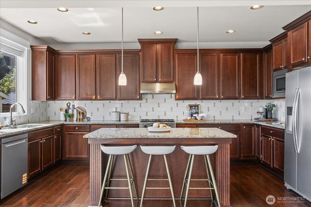 5028 70th Place SW, Mukilteo, WA 98275