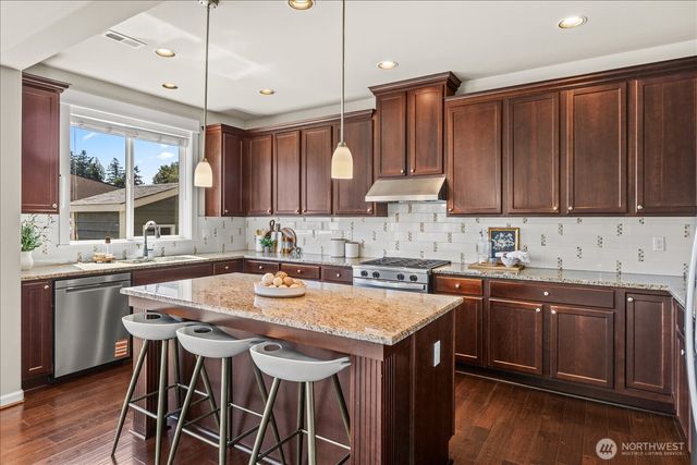 5028 70th Place SW, Mukilteo, WA 98275
