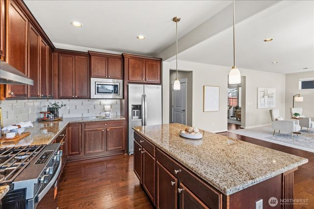 5028 70th Place SW, Mukilteo, WA 98275