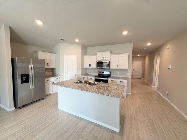 533 Crestridge Drive N, Cleburne, TX 76033