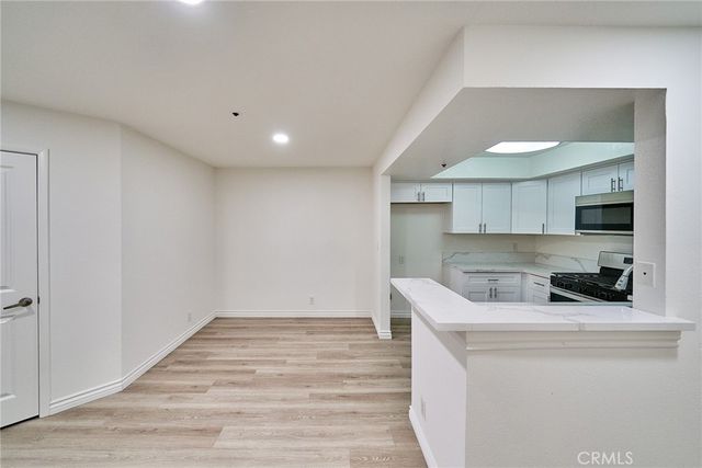 345 S Alexandria 212, Los Angeles, CA 90020