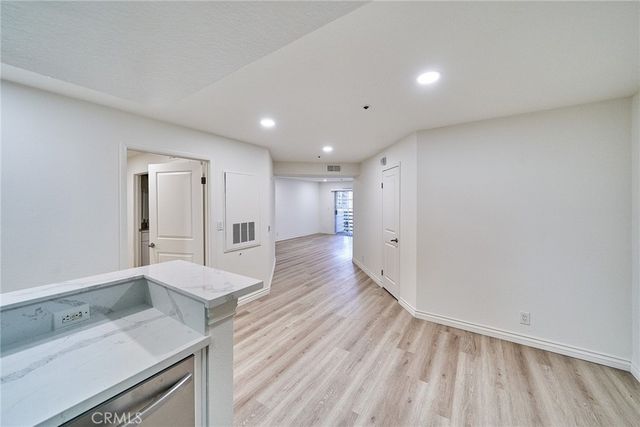 345 S Alexandria 212, Los Angeles, CA 90020