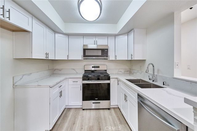 345 S Alexandria 212, Los Angeles, CA 90020