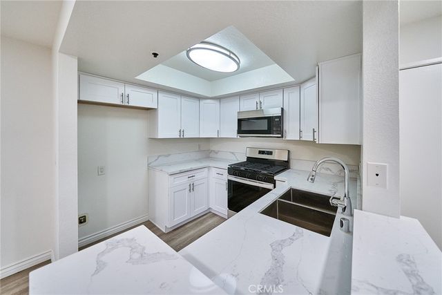345 S Alexandria 212, Los Angeles, CA 90020