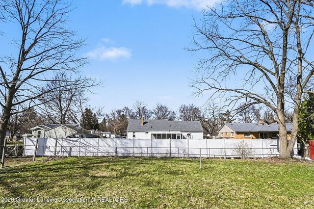 719 Robert Street, Lansing, MI 48910