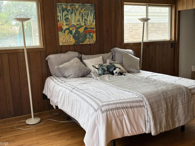 22024 Evergreen Street, Saint Clair Shores, MI 48082