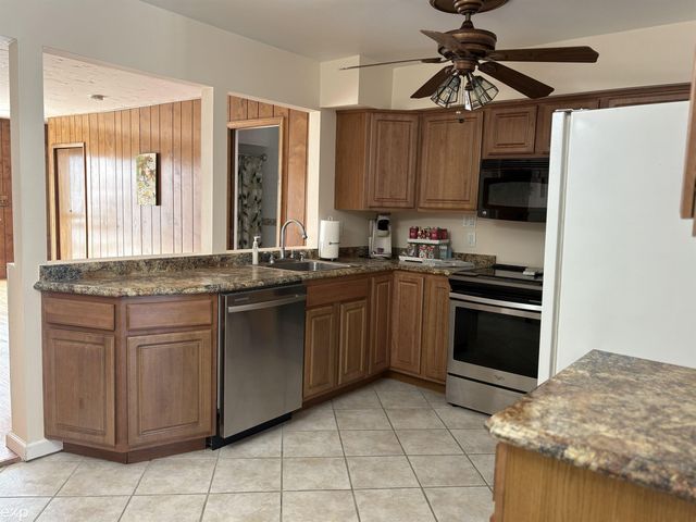 22024 Evergreen Street, Saint Clair Shores, MI 48082