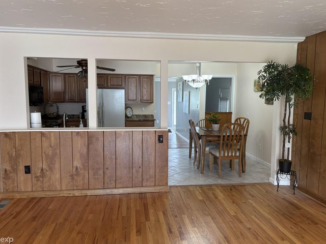 22024 Evergreen Street, Saint Clair Shores, MI 48082