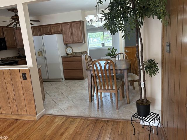22024 Evergreen Street, Saint Clair Shores, MI 48082
