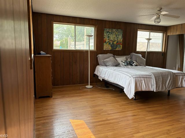 22024 Evergreen Street, Saint Clair Shores, MI 48082