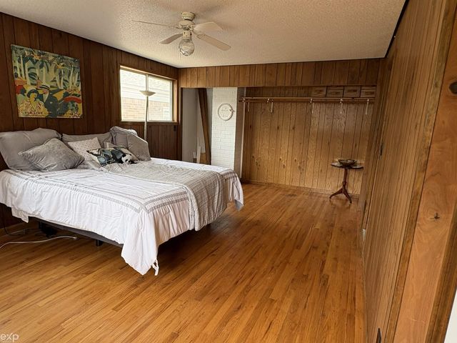 22024 Evergreen Street, Saint Clair Shores, MI 48082