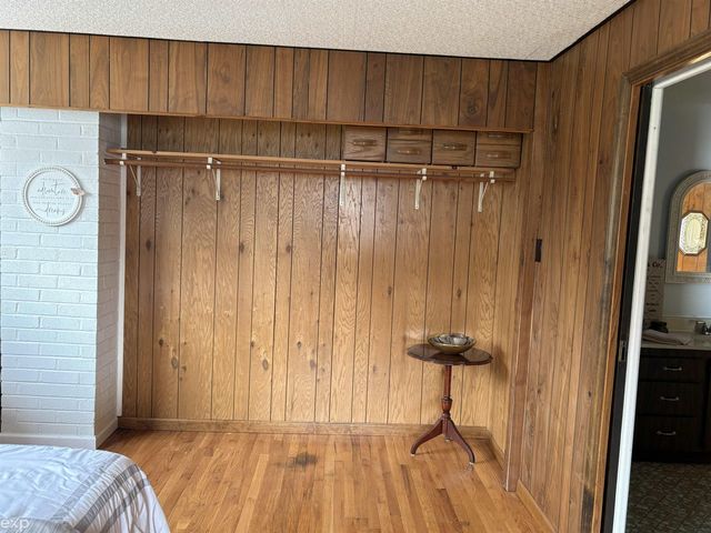 22024 Evergreen Street, Saint Clair Shores, MI 48082