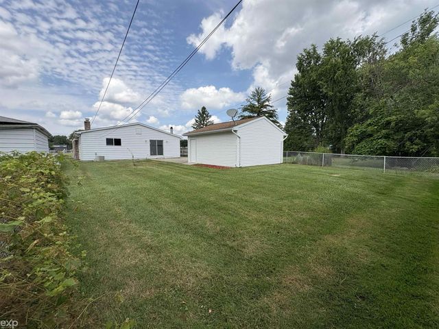 22024 Evergreen Street, Saint Clair Shores, MI 48082
