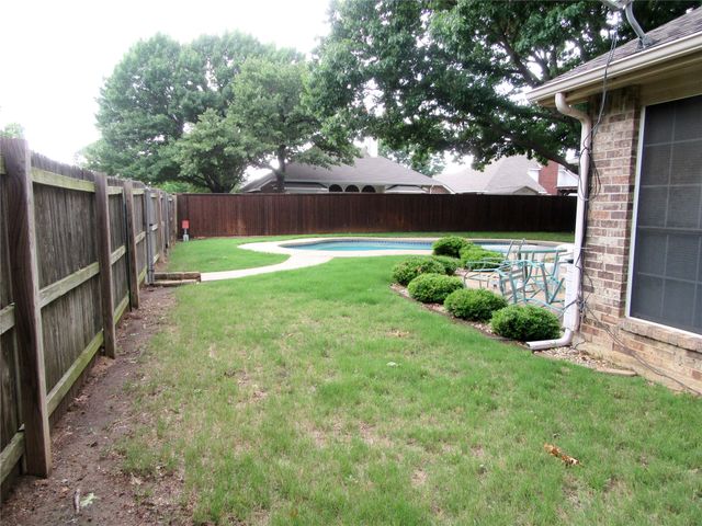 5201 Meadow Chase Lane, Flower Mound, TX 75028