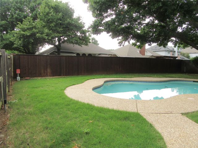 5201 Meadow Chase Lane, Flower Mound, TX 75028