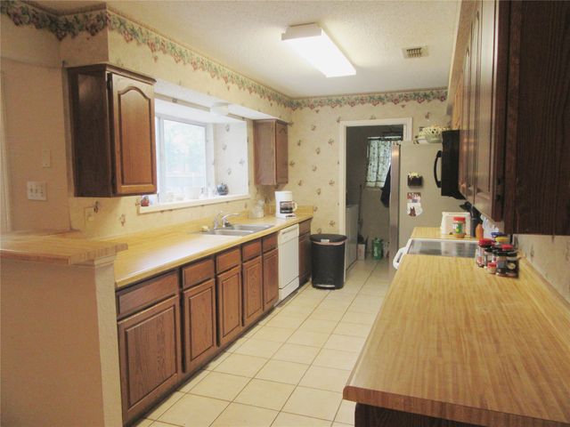 5201 Meadow Chase Lane, Flower Mound, TX 75028