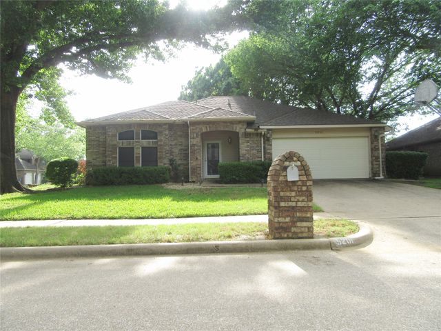 5201 Meadow Chase Lane, Flower Mound, TX 75028