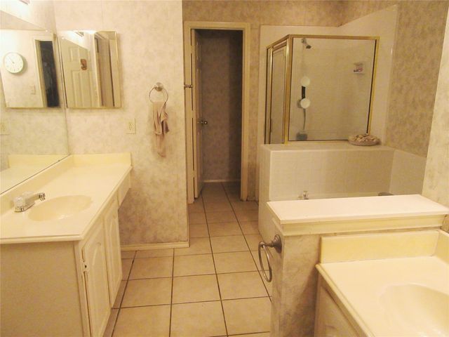 5201 Meadow Chase Lane, Flower Mound, TX 75028