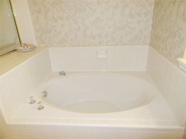 5201 Meadow Chase Lane, Flower Mound, TX 75028