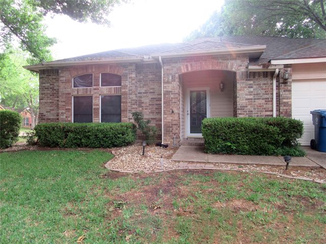 5201 Meadow Chase Lane, Flower Mound, TX 75028