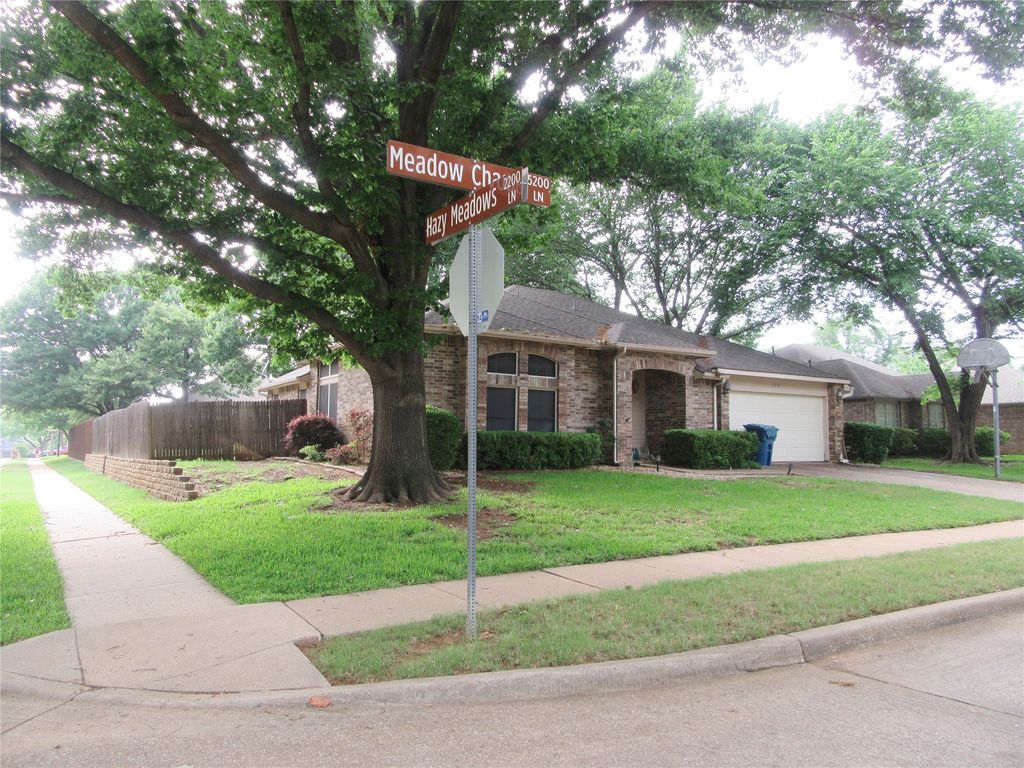 5201 Meadow Chase Lane, Flower Mound, TX 75028