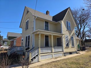 463 North Street, Elgin, IL 60120