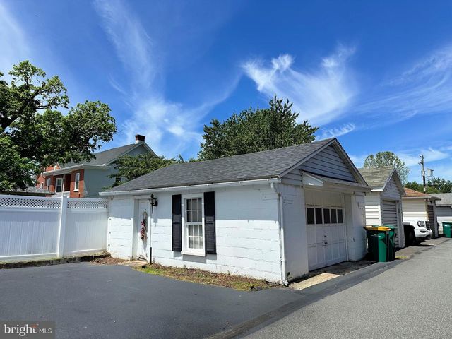 634 MAIN ST, Red Hill, PA 18076