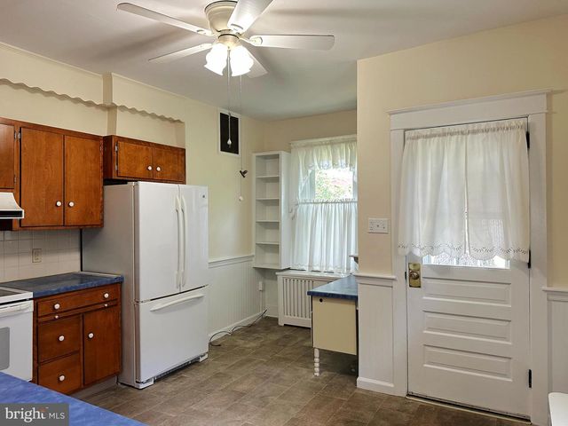 634 MAIN ST, Red Hill, PA 18076