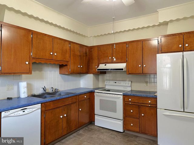 634 MAIN ST, Red Hill, PA 18076