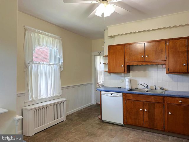 634 MAIN ST, Red Hill, PA 18076
